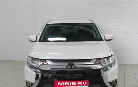 Mitsubishi Outlander III рестайлинг 3, 2018 год, 2 130 000 рублей, 2 фотография
