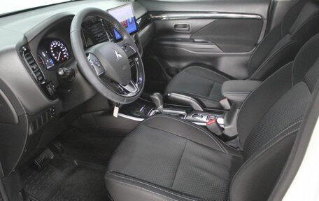 Mitsubishi Outlander III рестайлинг 3, 2018 год, 2 130 000 рублей, 18 фотография