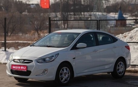 Hyundai Solaris II рестайлинг, 2013 год, 795 000 рублей, 1 фотография