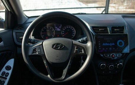 Hyundai Solaris II рестайлинг, 2013 год, 795 000 рублей, 21 фотография