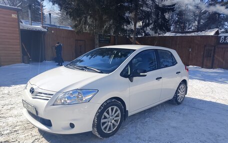 Toyota Auris II, 2011 год, 1 190 000 рублей, 2 фотография