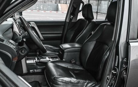 Toyota Land Cruiser Prado 150 рестайлинг 2, 2011 год, 2 699 000 рублей, 10 фотография