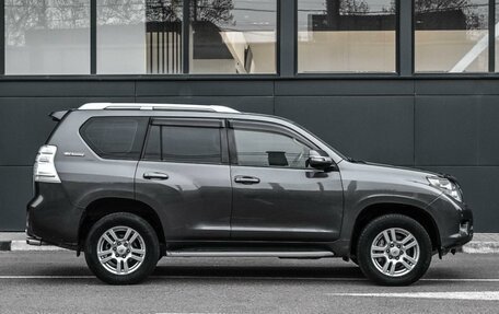 Toyota Land Cruiser Prado 150 рестайлинг 2, 2011 год, 2 699 000 рублей, 5 фотография