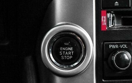 Toyota Land Cruiser Prado 150 рестайлинг 2, 2011 год, 2 699 000 рублей, 12 фотография