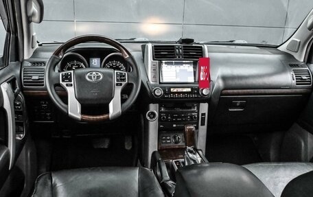 Toyota Land Cruiser Prado 150 рестайлинг 2, 2011 год, 2 699 000 рублей, 6 фотография