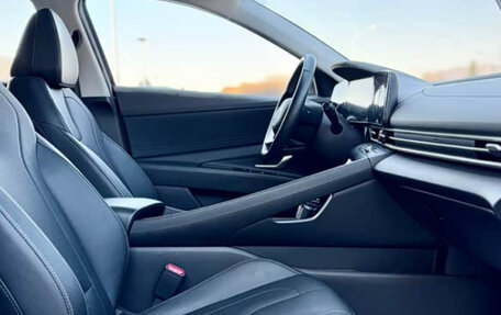 Hyundai Elantra, 2023 год, 1 740 000 рублей, 11 фотография