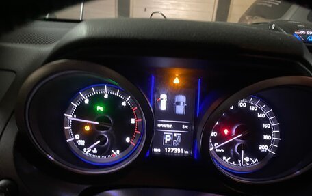 Toyota Land Cruiser Prado 150 рестайлинг 2, 2014 год, 3 890 000 рублей, 5 фотография