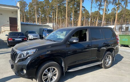 Toyota Land Cruiser Prado 150 рестайлинг 2, 2014 год, 3 890 000 рублей, 3 фотография