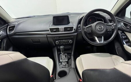 Mazda Axela, 2017 год, 1 590 000 рублей, 10 фотография