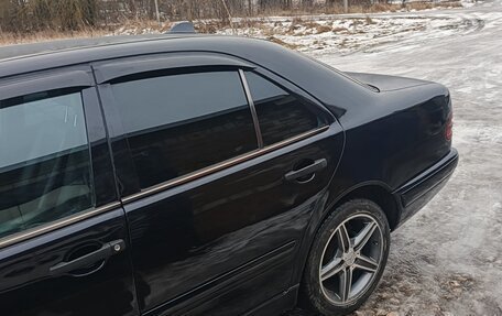 Mercedes-Benz E-Класс, 1997 год, 550 000 рублей, 3 фотография