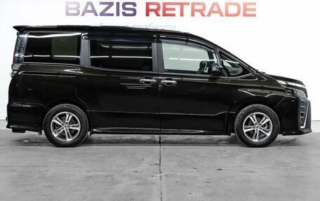 Toyota Voxy III, 2018 год, 1 949 000 рублей, 4 фотография