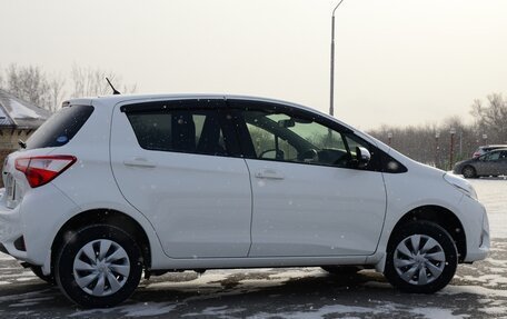 Toyota Vitz, 2019 год, 990 000 рублей, 6 фотография