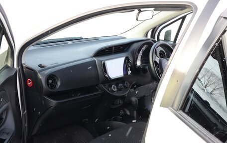 Toyota Vitz, 2019 год, 990 000 рублей, 13 фотография