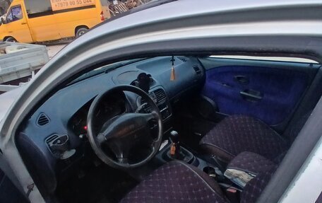 Mitsubishi Carisma I, 1999 год, 450 000 рублей, 12 фотография