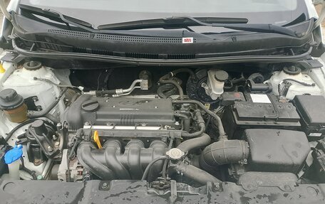 Hyundai Solaris II рестайлинг, 2011 год, 900 000 рублей, 12 фотография