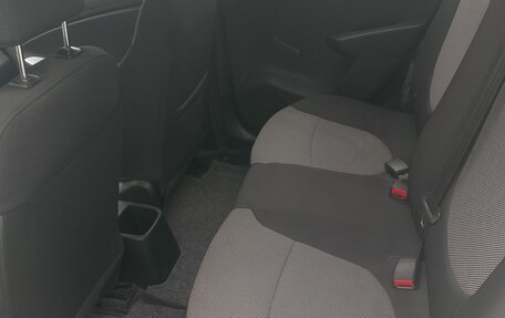 Hyundai Solaris II рестайлинг, 2011 год, 900 000 рублей, 6 фотография