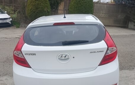 Hyundai Solaris II рестайлинг, 2011 год, 900 000 рублей, 4 фотография