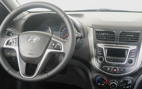 Hyundai Solaris II рестайлинг, 2016 год, 899 000 рублей, 12 фотография