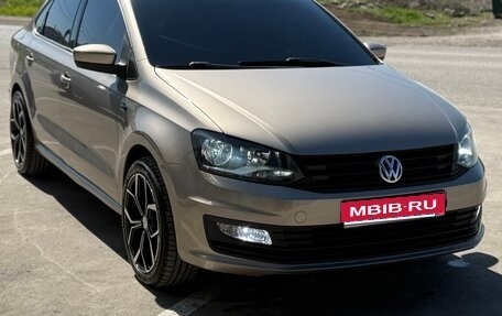 Volkswagen Polo VI (EU Market), 2016 год, 1 375 000 рублей, 1 фотография