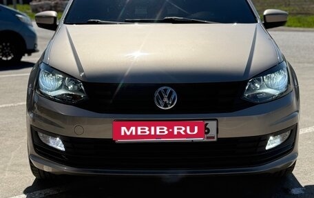 Volkswagen Polo VI (EU Market), 2016 год, 1 375 000 рублей, 2 фотография