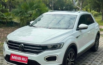 Volkswagen T-Roc I, 2022 год, 1 850 000 рублей, 1 фотография