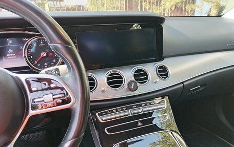 Mercedes-Benz E-Класс, 2020 год, 3 500 000 рублей, 8 фотография