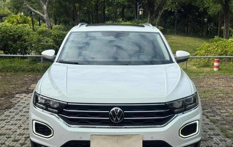 Volkswagen T-Roc I, 2022 год, 1 850 000 рублей, 3 фотография