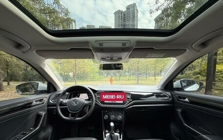 Volkswagen T-Roc I, 2022 год, 1 850 000 рублей, 7 фотография