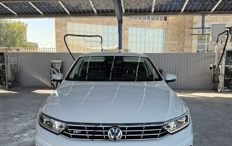 Volkswagen Passat B8 рестайлинг, 2016 год, 2 399 000 рублей, 2 фотография