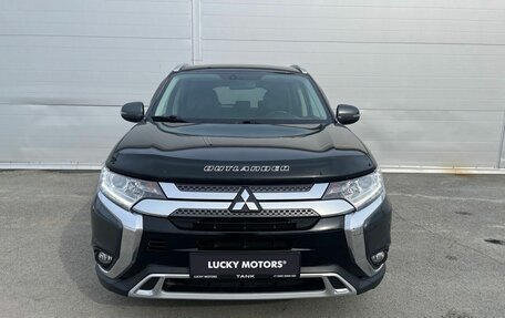 Mitsubishi Outlander III рестайлинг 3, 2019 год, 2 489 000 рублей, 2 фотография