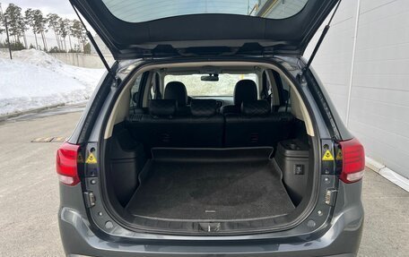 Mitsubishi Outlander III рестайлинг 3, 2019 год, 2 489 000 рублей, 29 фотография