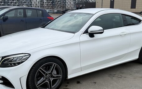 Mercedes-Benz C-Класс, 2019 год, 3 300 000 рублей, 4 фотография