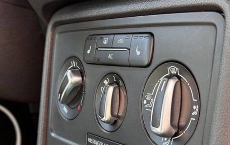 Volkswagen Beetle, 2011 год, 20 фотография