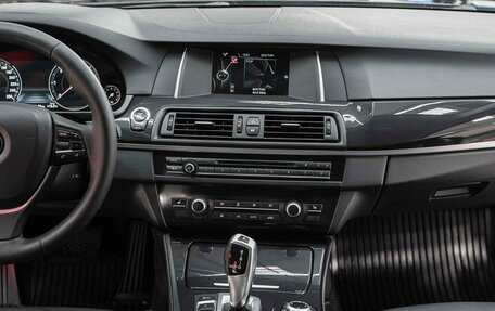 BMW 5 серия, 2015 год, 2 090 000 рублей, 11 фотография