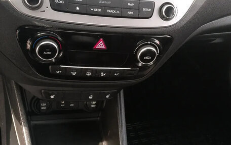 Hyundai Solaris II рестайлинг, 2018 год, 1 250 000 рублей, 10 фотография