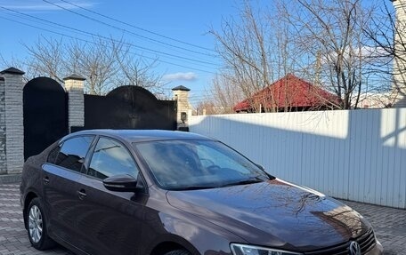 Volkswagen Jetta VI, 2014 год, 1 040 000 рублей, 2 фотография