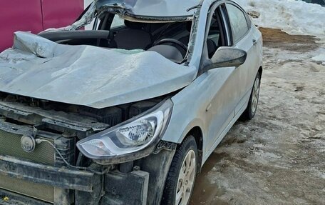 Hyundai Solaris II рестайлинг, 2011 год, 350 000 рублей, 2 фотография