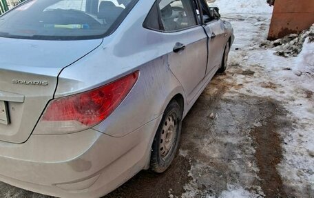 Hyundai Solaris II рестайлинг, 2011 год, 350 000 рублей, 7 фотография