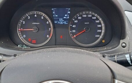 Hyundai Solaris II рестайлинг, 2011 год, 350 000 рублей, 12 фотография