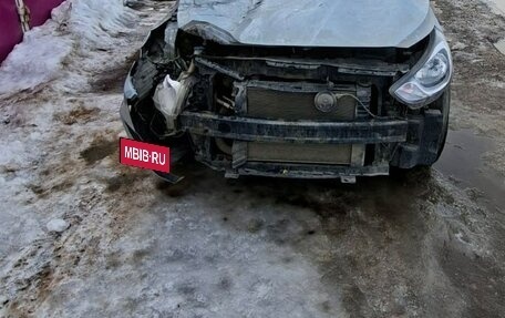 Hyundai Solaris II рестайлинг, 2011 год, 350 000 рублей, 10 фотография