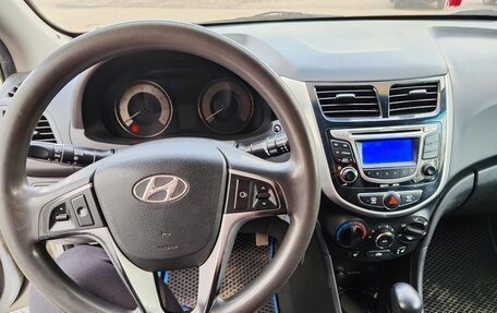 Hyundai Solaris II рестайлинг, 2012 год, 660 000 рублей, 5 фотография