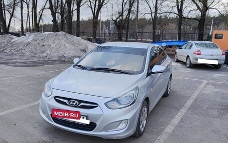 Hyundai Solaris II рестайлинг, 2012 год, 660 000 рублей, 3 фотография