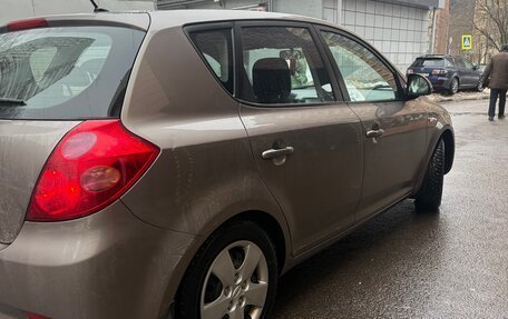 KIA cee'd I рестайлинг, 2009 год, 690 000 рублей, 2 фотография