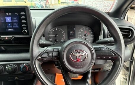 Toyota Yaris, 2021 год, 1 120 000 рублей, 8 фотография