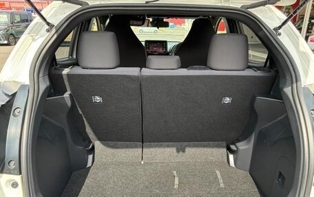 Toyota Yaris, 2021 год, 1 120 000 рублей, 20 фотография