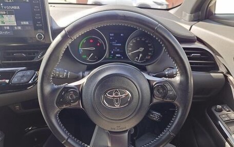 Toyota C-HR I рестайлинг, 2021 год, 1 827 000 рублей, 7 фотография