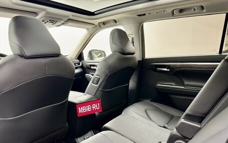 Toyota Highlander, 2025 год, 6 000 000 рублей, 13 фотография