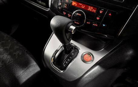 Nissan Serena IV, 2012 год, 1 350 000 рублей, 14 фотография