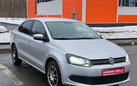 Volkswagen Polo VI (EU Market), 2013 год, 700 000 рублей, 1 фотография
