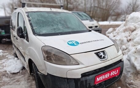 Peugeot Partner II рестайлинг 2, 2012 год, 350 000 рублей, 1 фотография